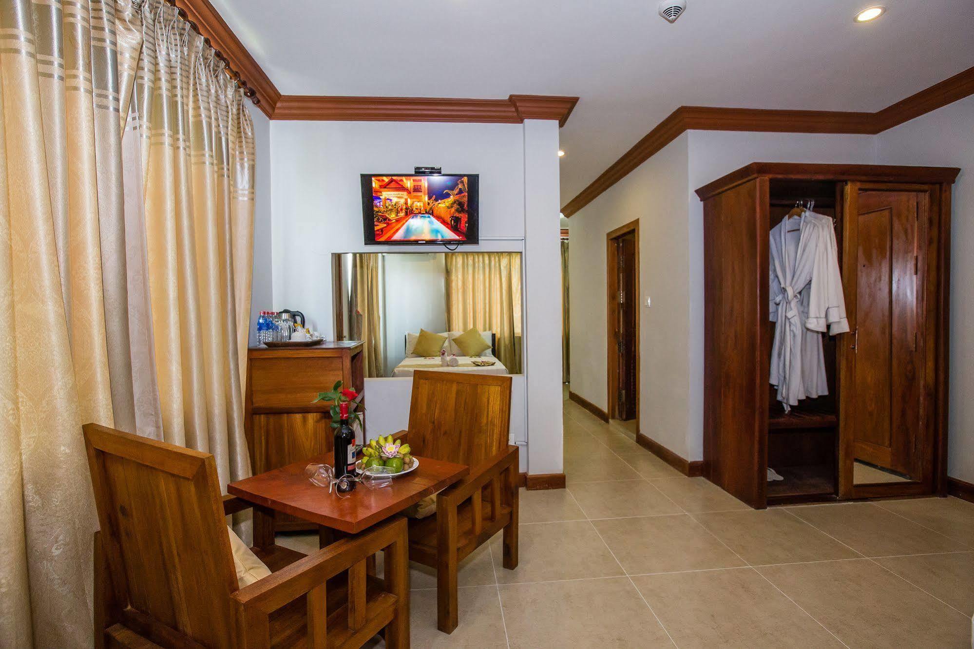 Kingfisher Angkor Hotel Ciudad de Siem Riep Exterior foto