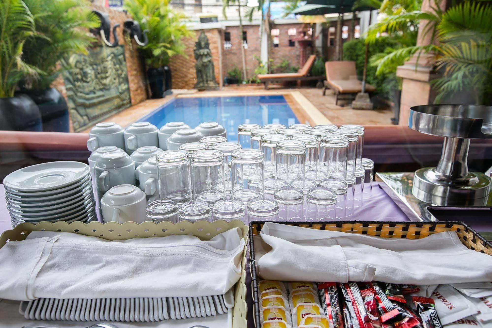 Kingfisher Angkor Hotel Ciudad de Siem Riep Exterior foto
